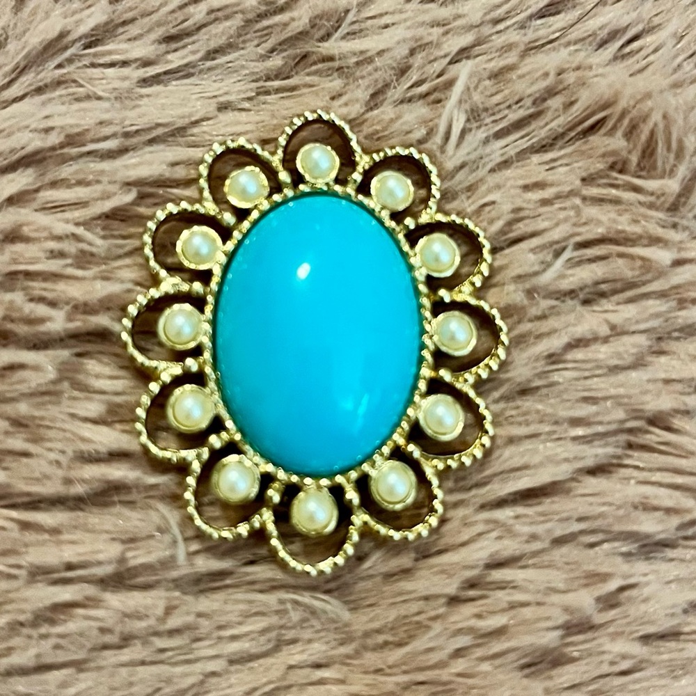 Sarah Coventry Gold and Turquoise Brooch with Pearl Accents